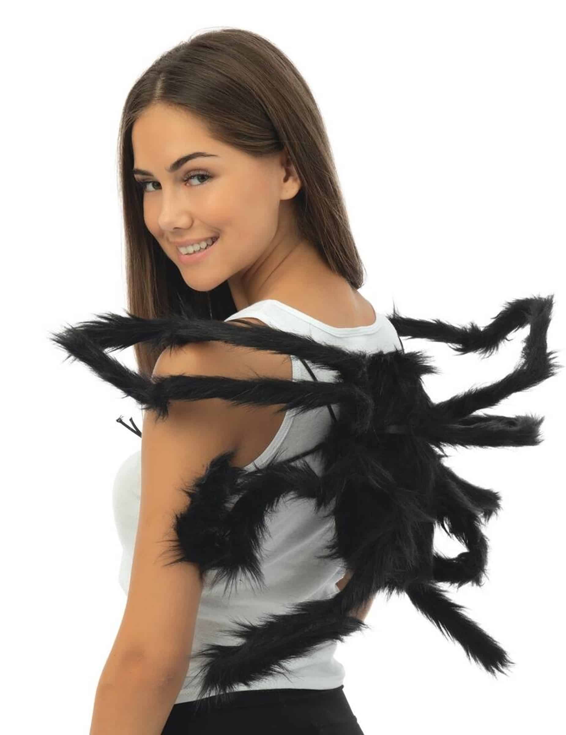 Große Spinne als Rückentrageaccessoire