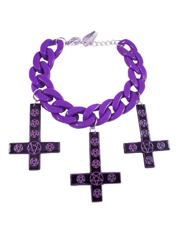 Kreepsville Gothic Armband Kreuz Pentagramm lila