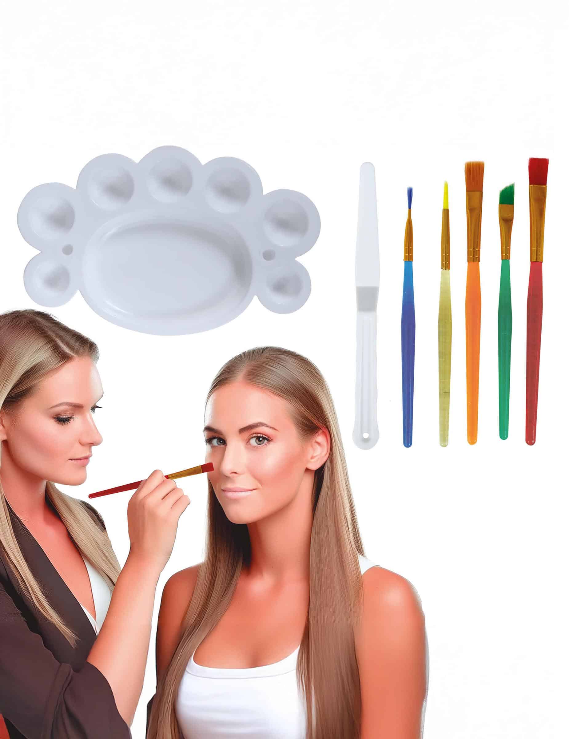 Set aus Pinseln und Schminkpalette